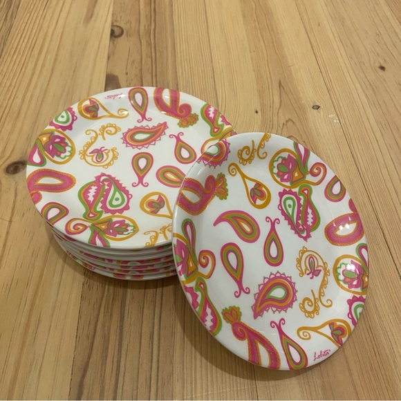 Lolita Plastic Plates - Picture 1 of 4